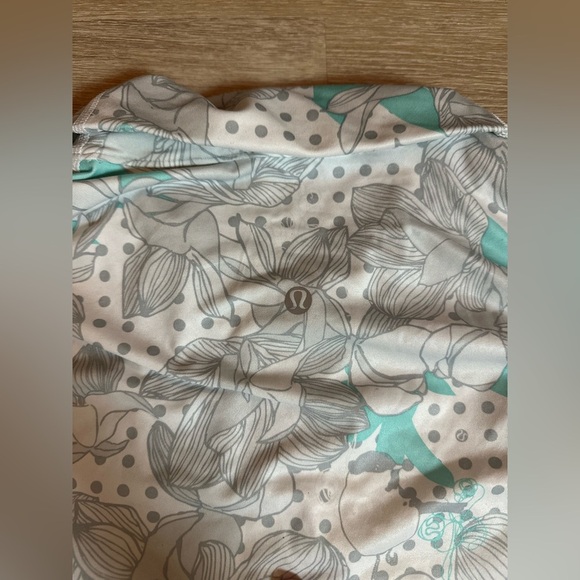 LULULEMON VEST, RARE!!!!!!! Size 8 - Picture 3 of 10